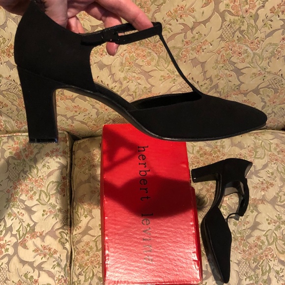 Vtg. 70s Herbert Levine T-Strap Pumps Black Suede Tea for Two - 7.5 N - Picture 2 of 10